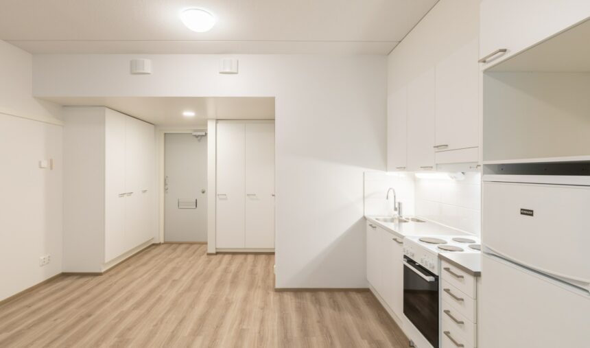 Single room hall and kitchen.