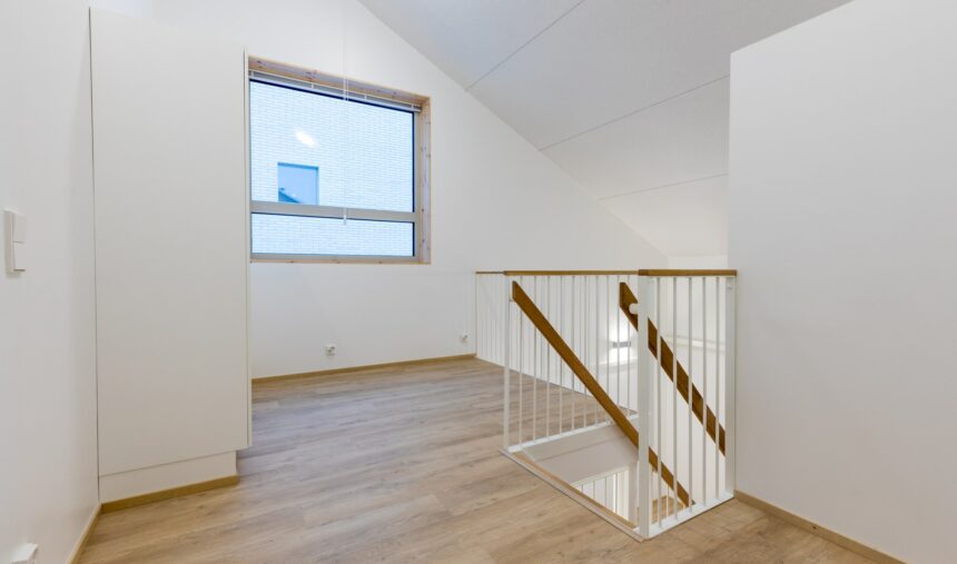 Two-room apartment with a view from the loft