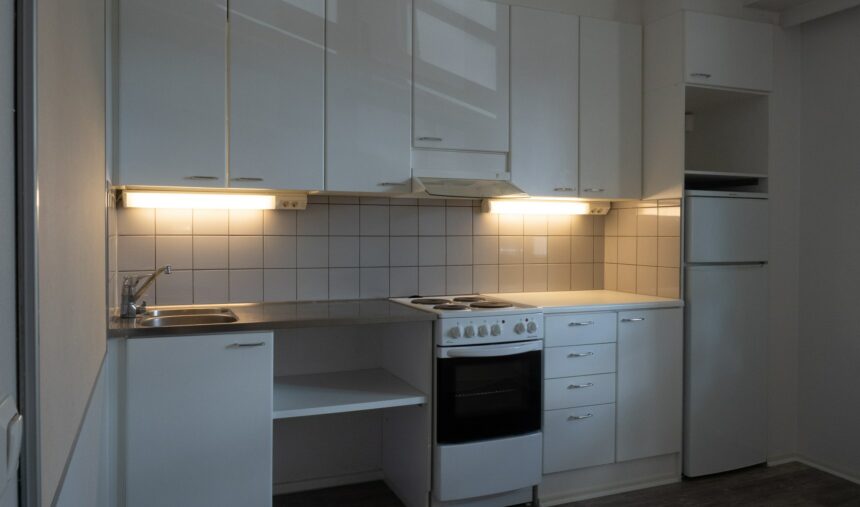 Picture of two-room hared aparment kitchen