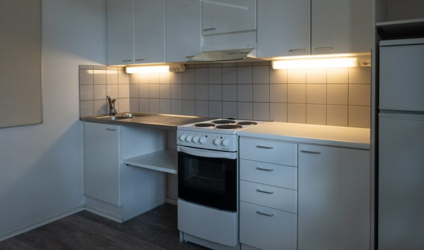 Picture of two-room hared aparment kitchen